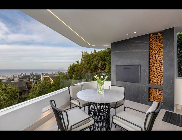 3 BEDROOM APARTMENT FOR SALE IN GREEN POINT